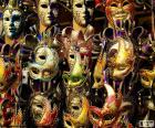 Классические карнавальные маски